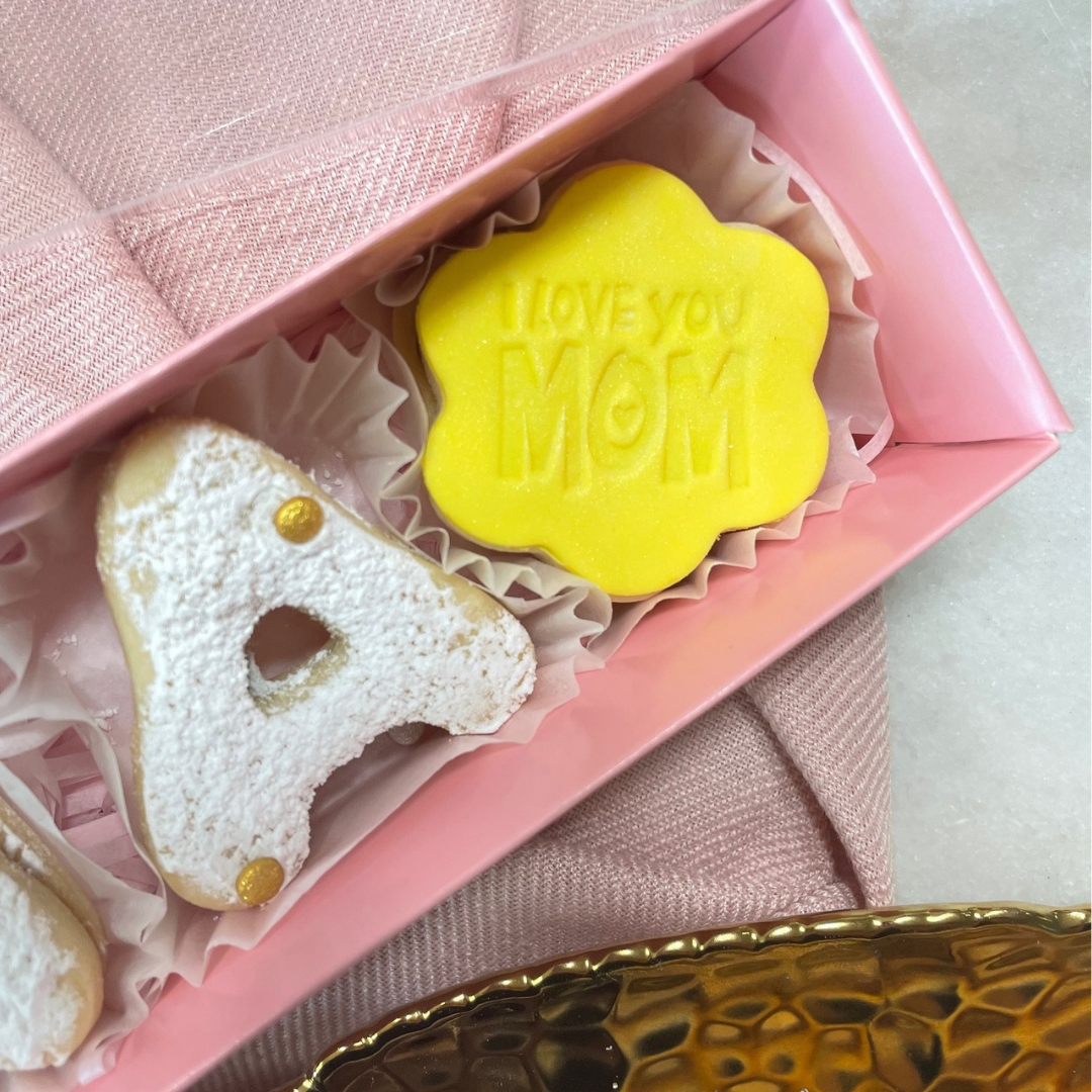 Mama letters box