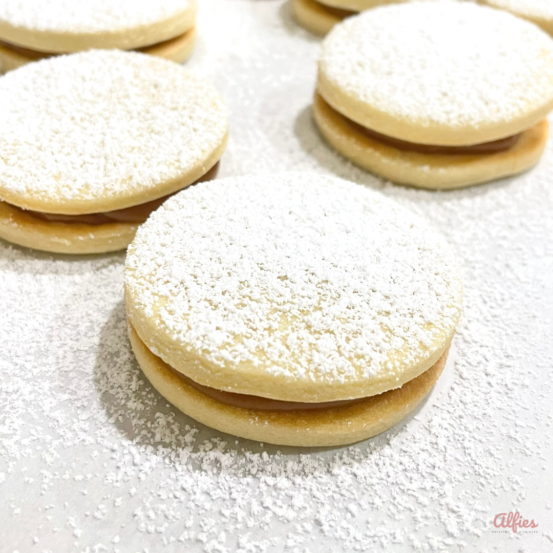 Classic peruvian alfajores